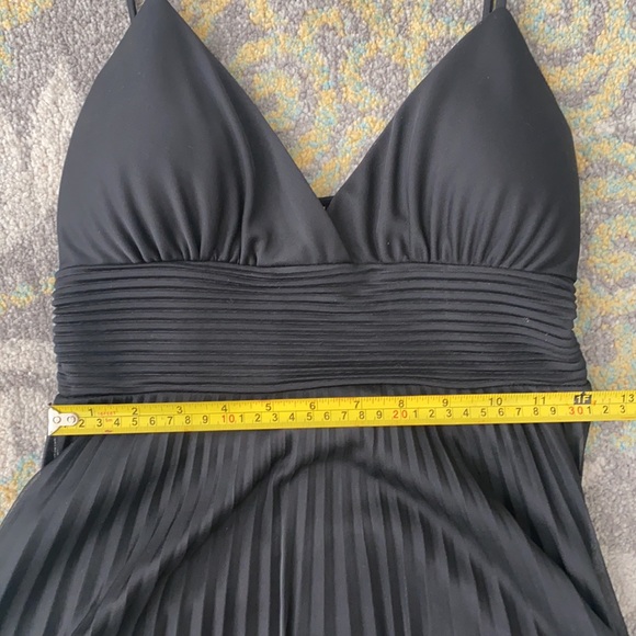 black dress! Summer date night is calling! - Picture 8 of 9